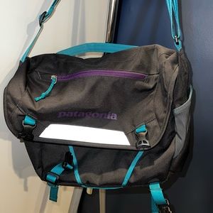 Patagonia half messenger bag